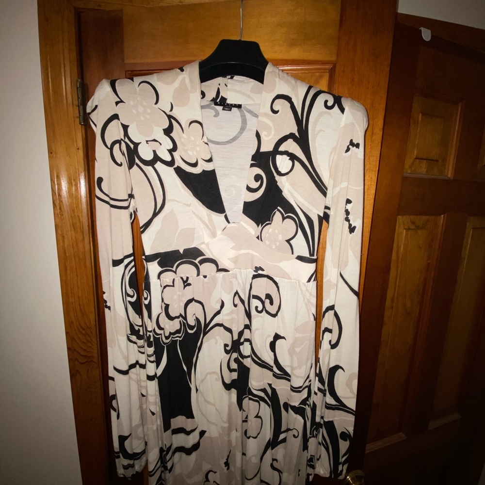 Sisley Made in Italy Long Sleeve flowy dress